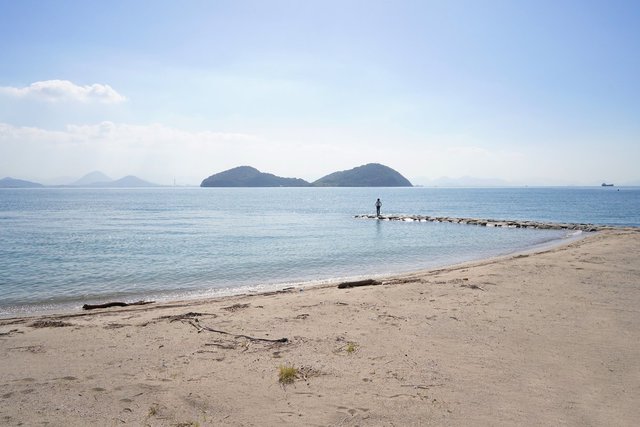 泊海水浴場 とまりかいすいよくじょう 島情報 丸亀の塩飽諸島観光 移住情報 まるがめせとうち島旅ノート